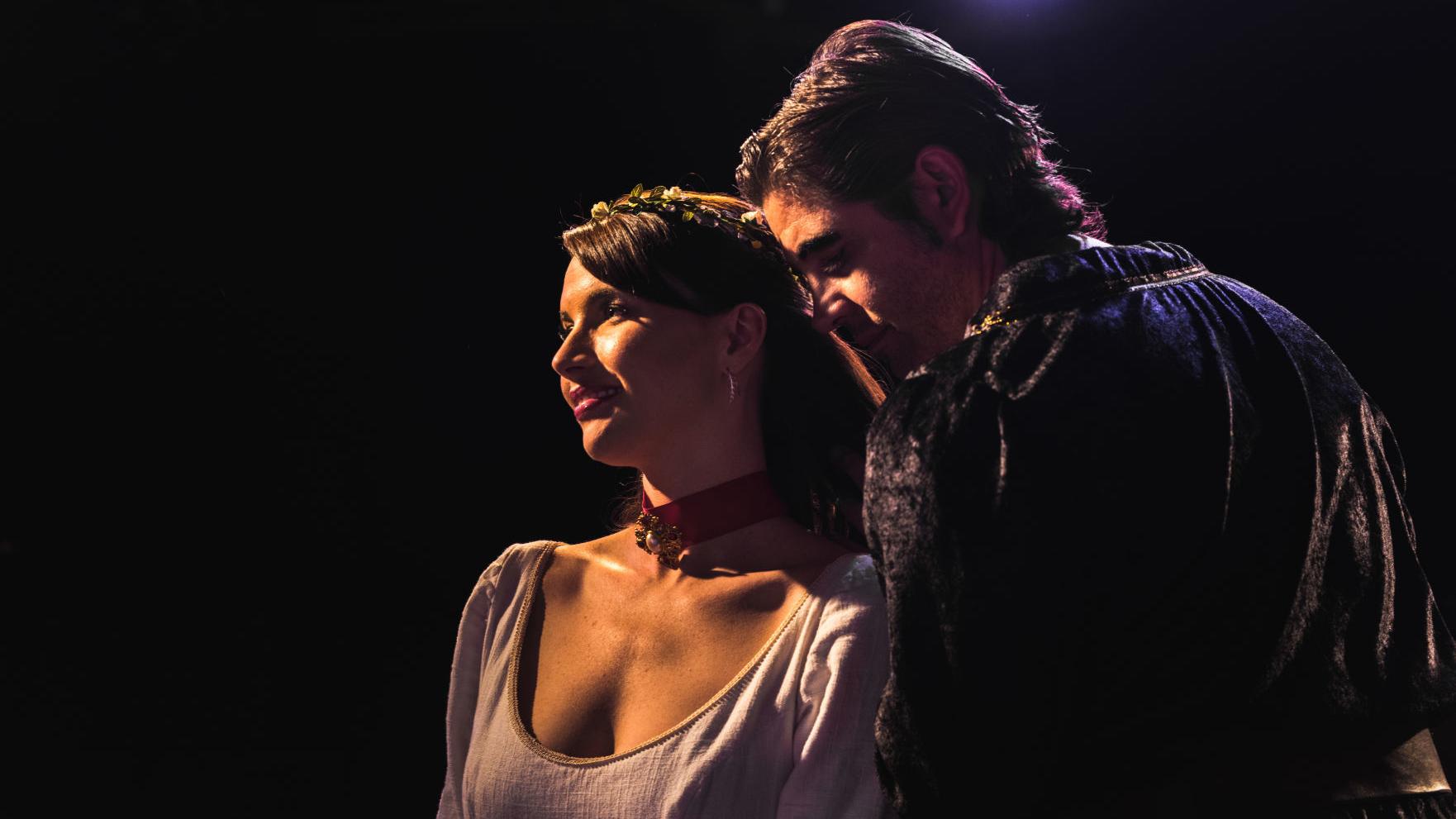 Roadrunner hams it up with "I Hate Hamlet"